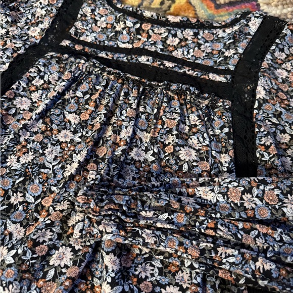 American Eagle Floral Long Sleeve Blouse with Navy Accents - Picture 3 of 7